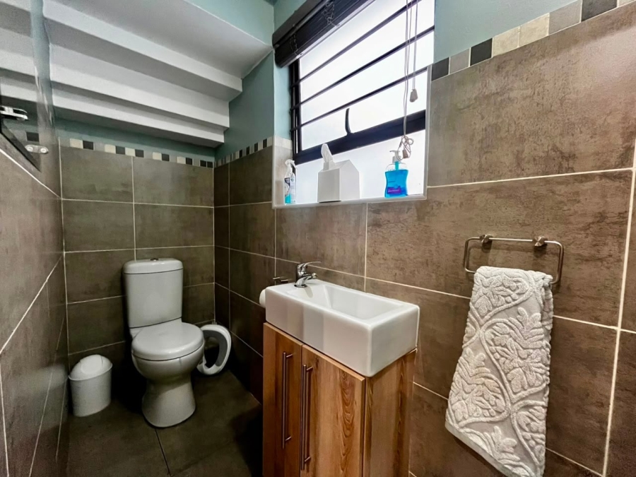 4 Bedroom Property for Sale in Boschdal North West